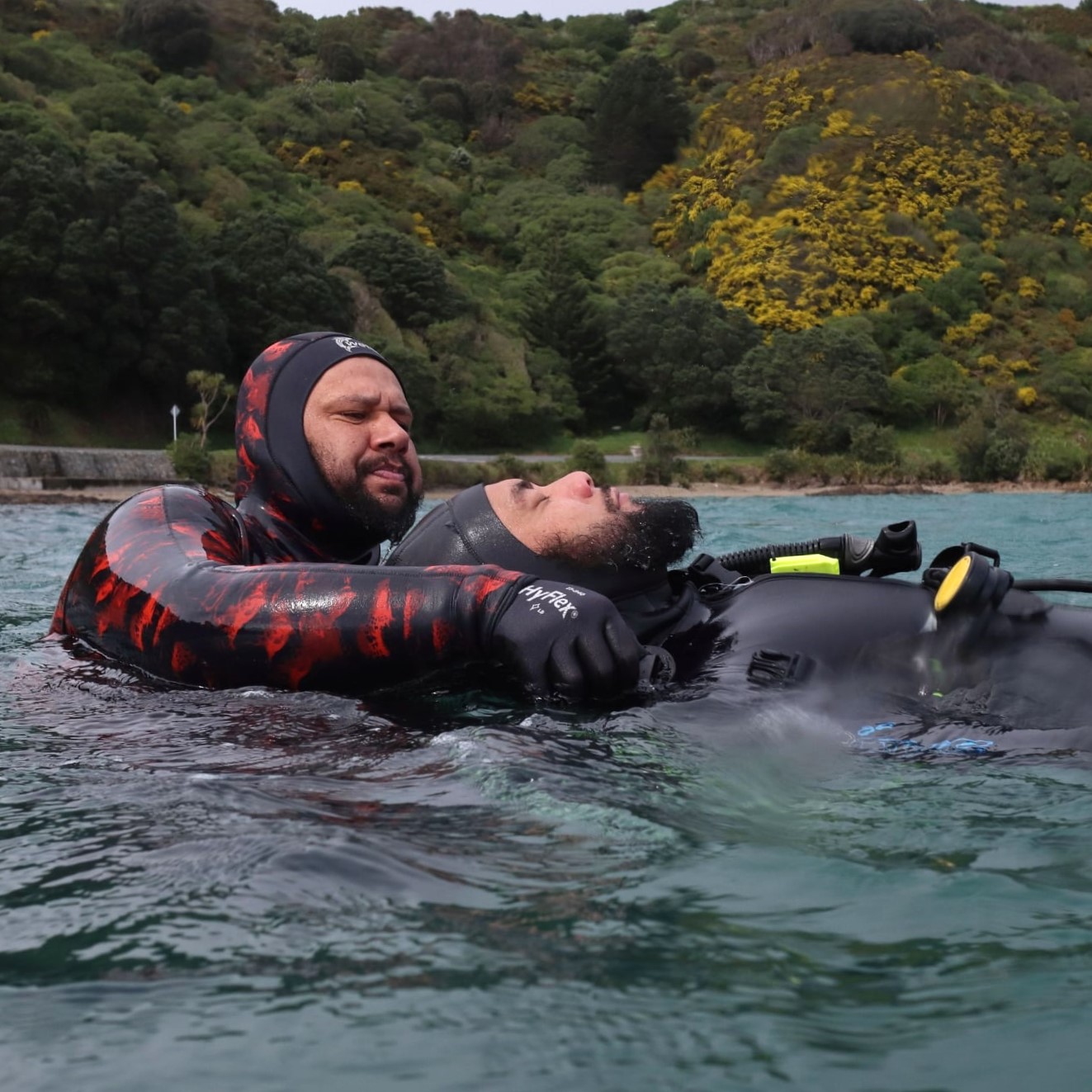 Tired Diver Rescue Tow